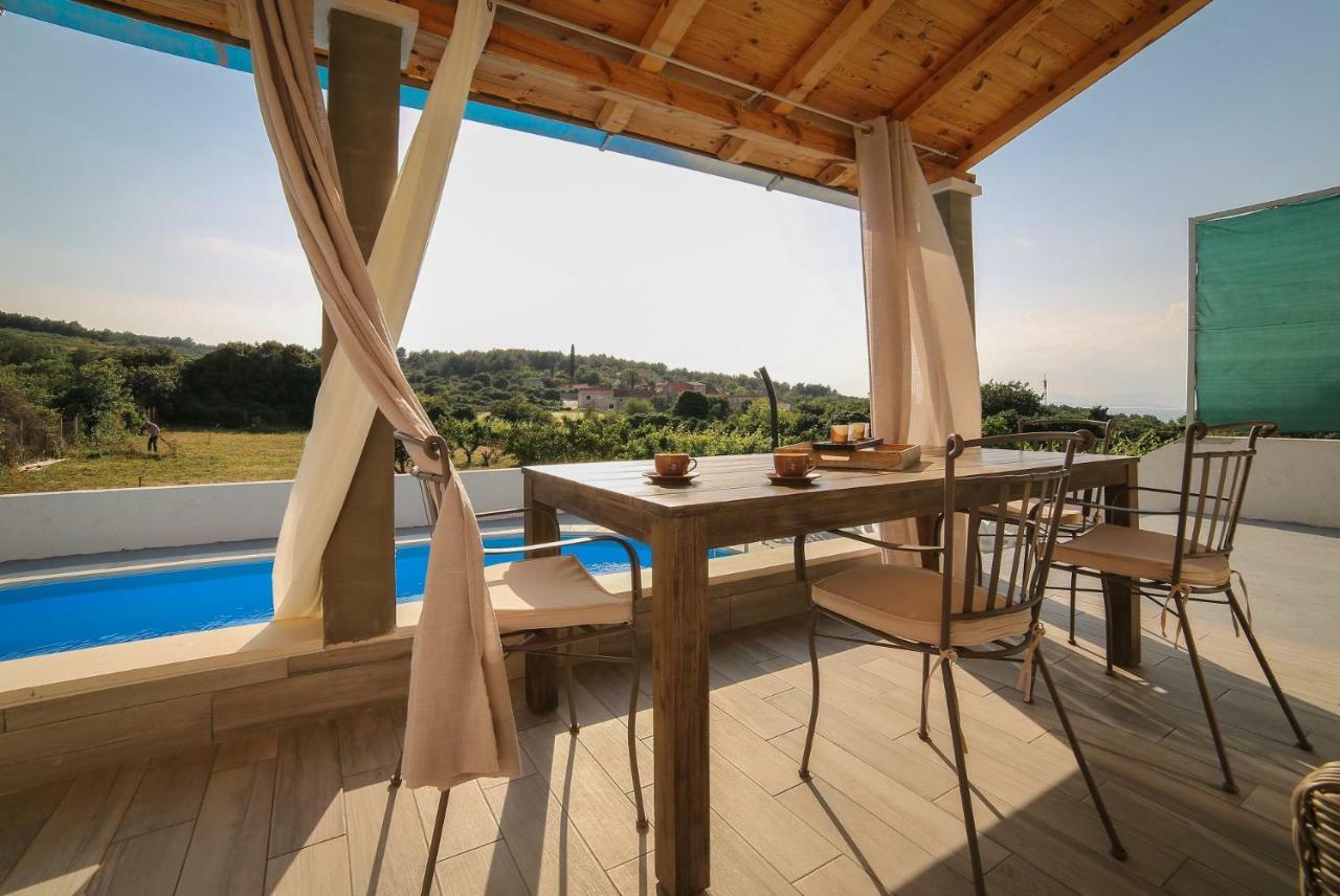 Villa Baras Garden - House With Pool Mirce エクステリア 写真